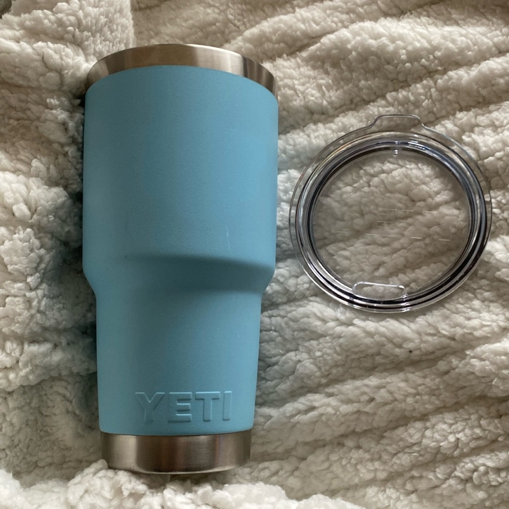 Yeti “Sky Blue” 30oz Rambler Tumbler (Used) w/ NWT OG Yeti Lid